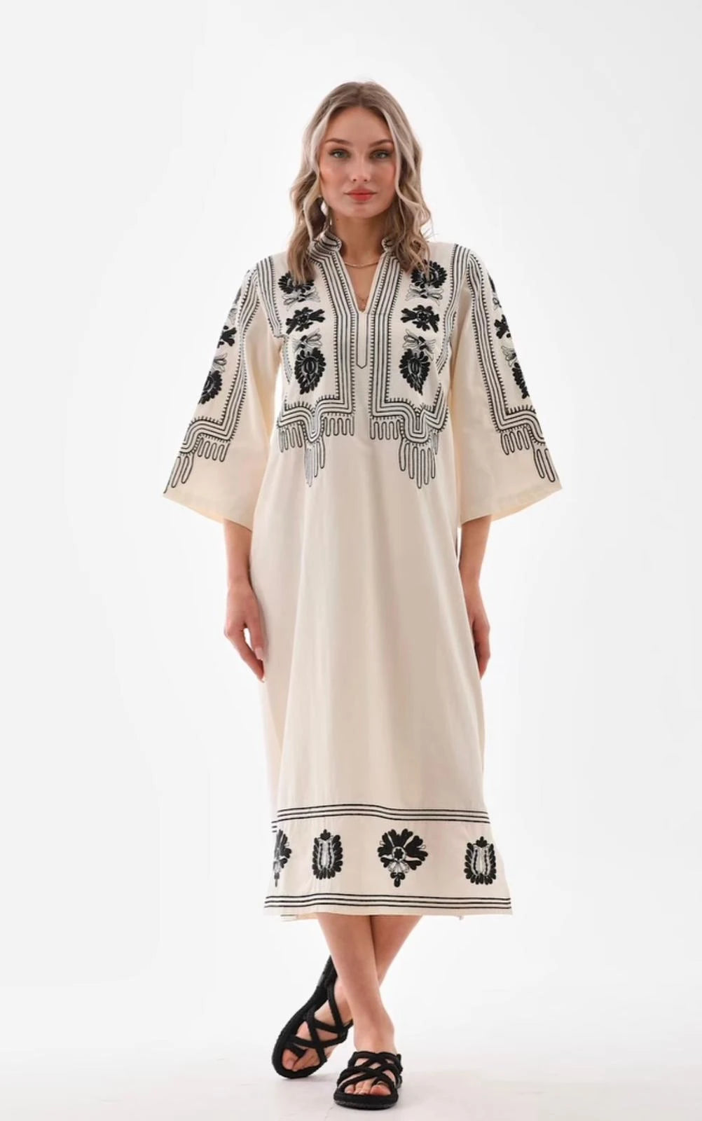 Nakış İşlemeli Yarım Kol Rahat %100 Cotton Mevsimlik Elbise