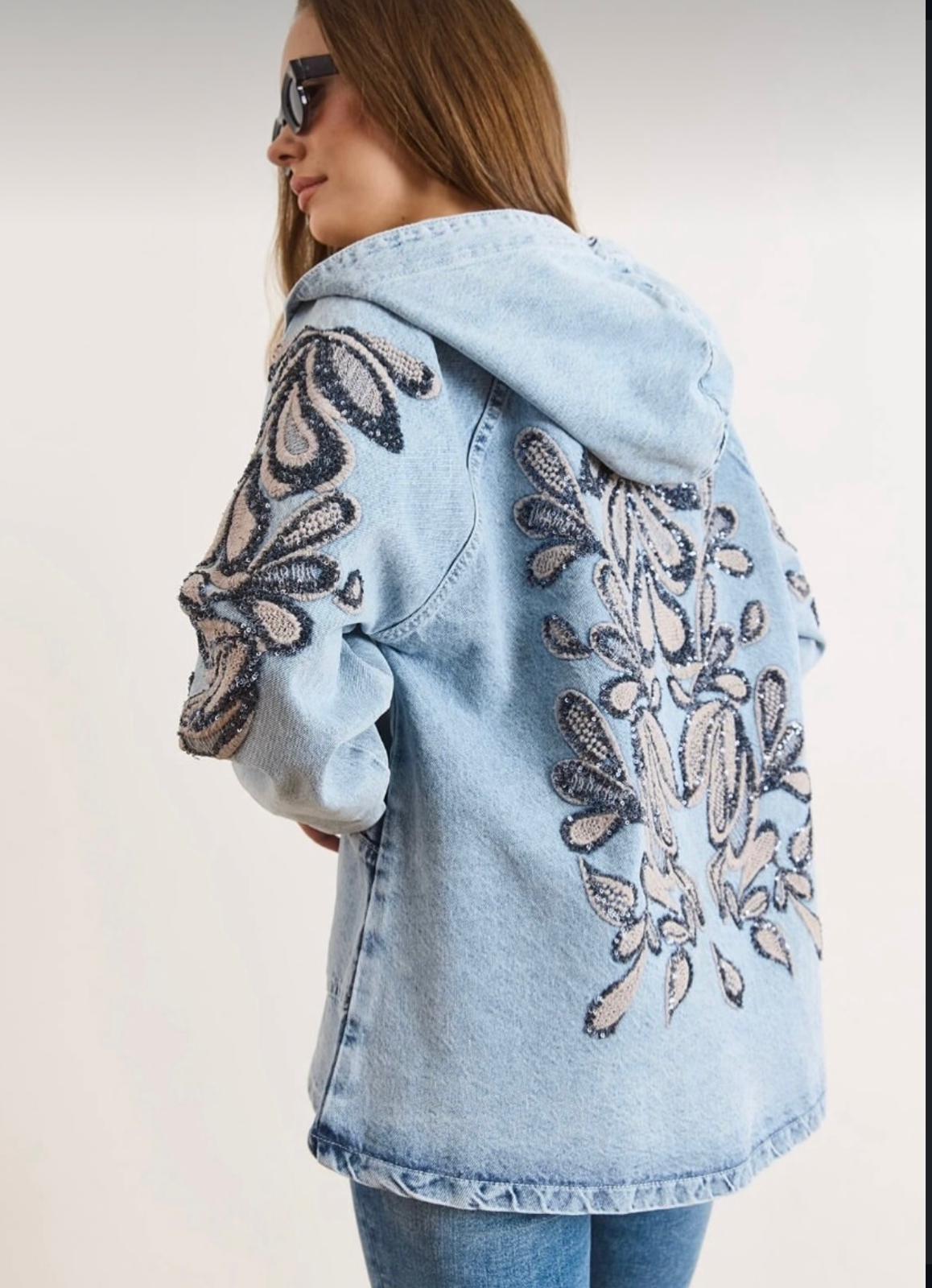 Nakış Detaylı Denim Kapüşonlu Kot Ceket