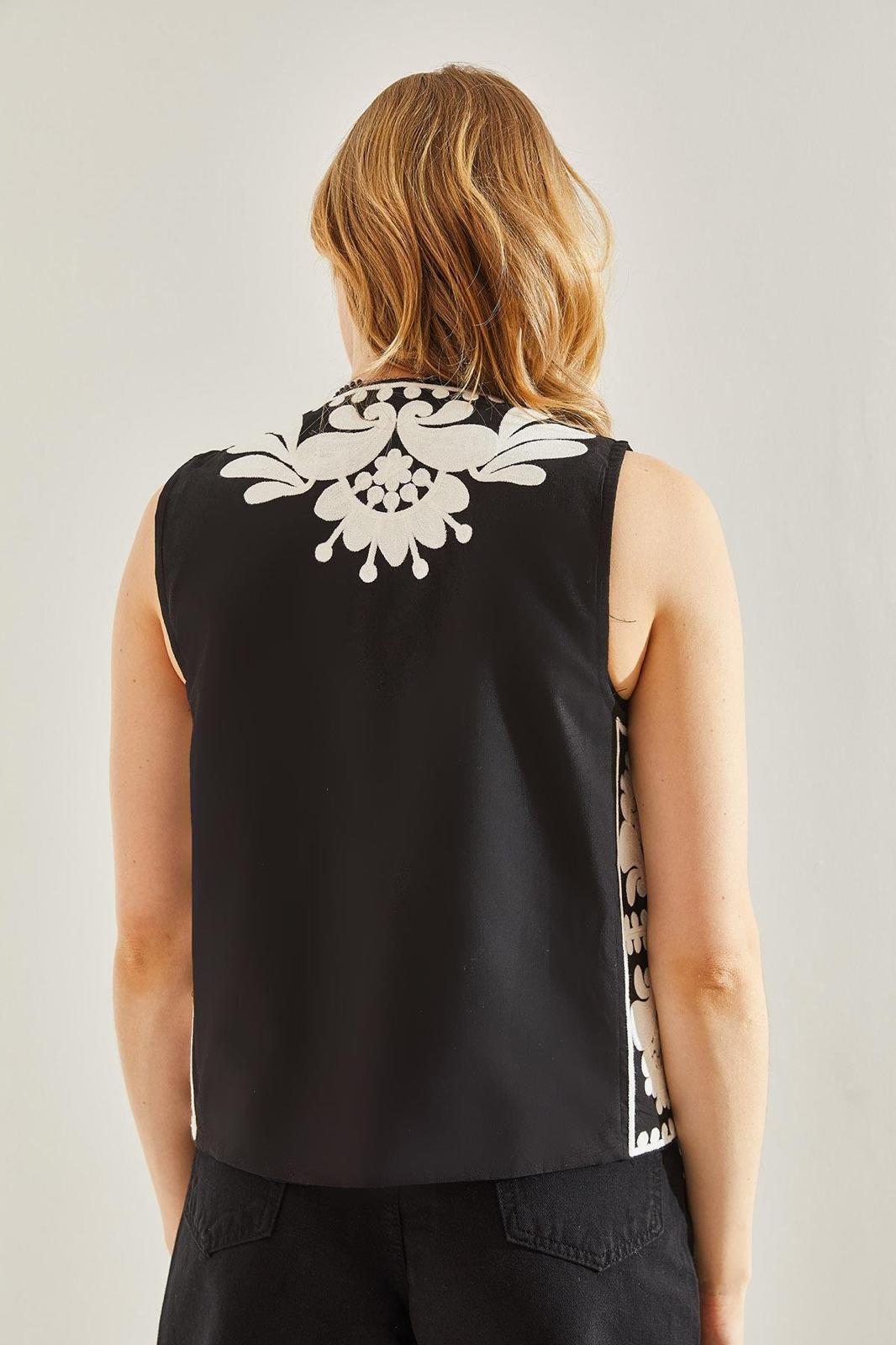Nakış İşlemeli Kolsuz Yelek
