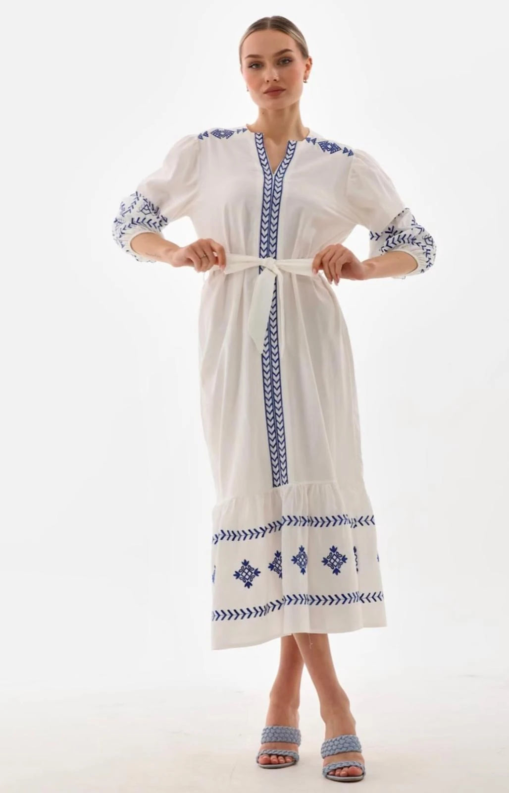 Nakış İşlemeli %100 Cotton Yarım Kol Mevsimlik Elbise