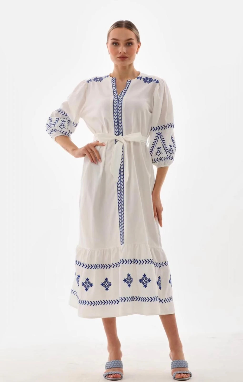 Nakış İşlemeli %100 Cotton Yarım Kol Mevsimlik Elbise