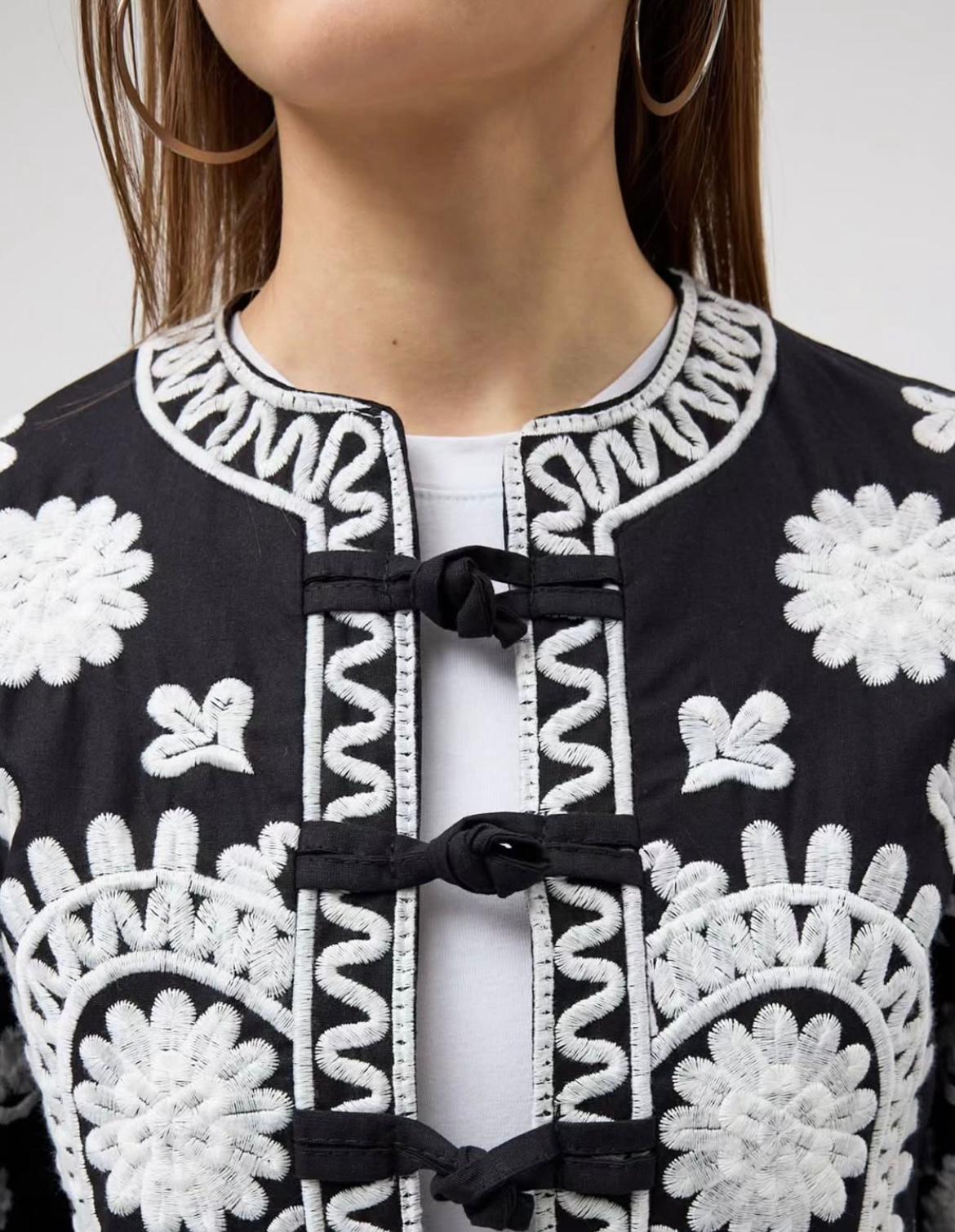 Nakış İşlemeli Bağlamalı Detaylı Cotton Ceket