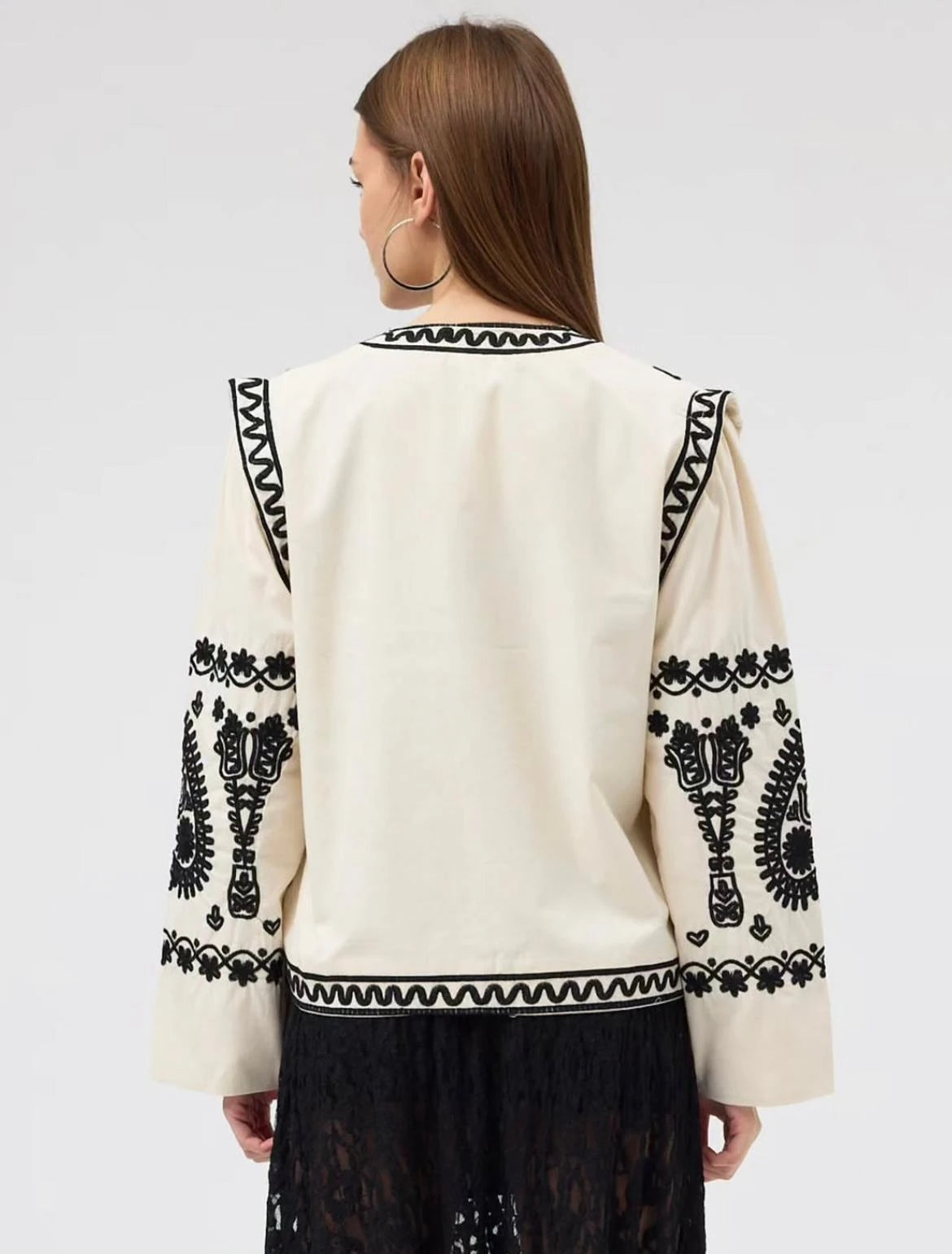 Nakış İşlemeli İliklemeli Cotton Tasarım Ceket