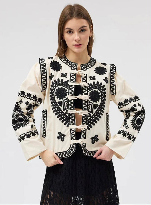 Nakış İşlemeli İliklemeli Cotton Tasarım Ceket